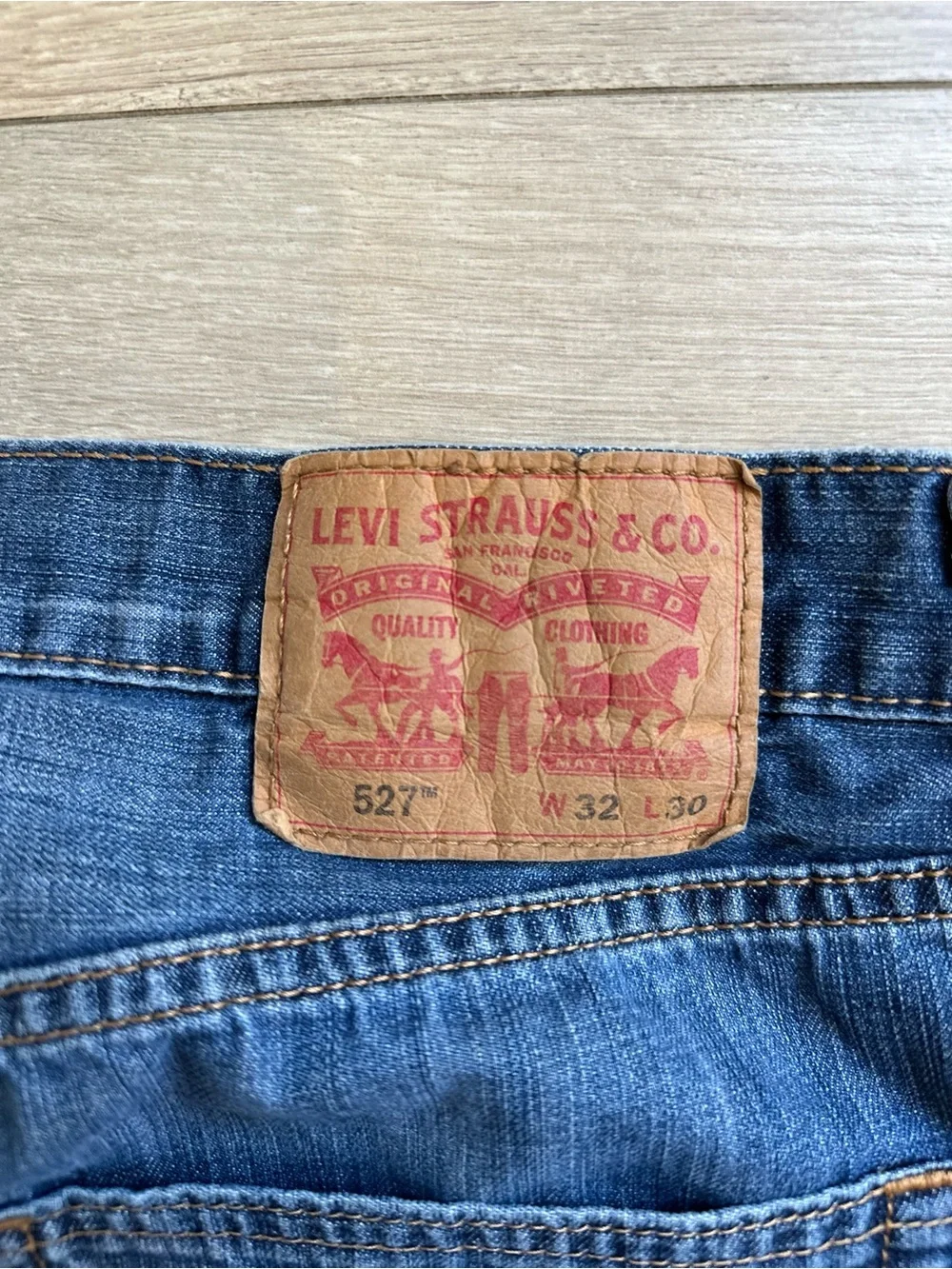 Levi's Bootcut Jeans in Mid Blue 32X30